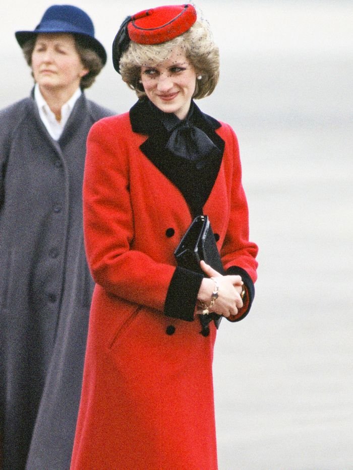 Spencer 2021 Princess Diana Red Coat